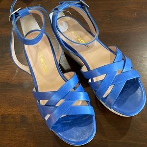 Pour Le Victoire platform sandals (sz 8)